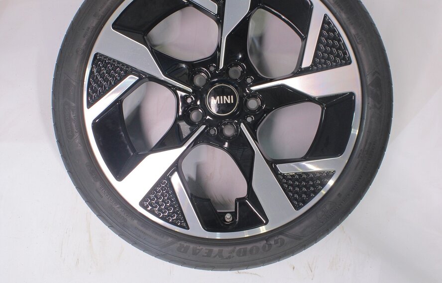 Mini Mini F65 / F66 One / Cooper / Cooper D / Cooper S 958 18 Zoll Felgen Goodyear Sommerkompletträder Original