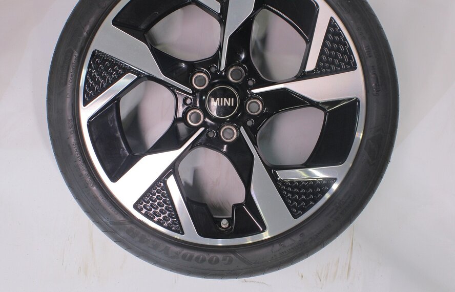 Mini Mini F65 / F66 One / Cooper / Cooper D / Cooper S 958 18 Zoll Felgen Goodyear Sommerkompletträder Original