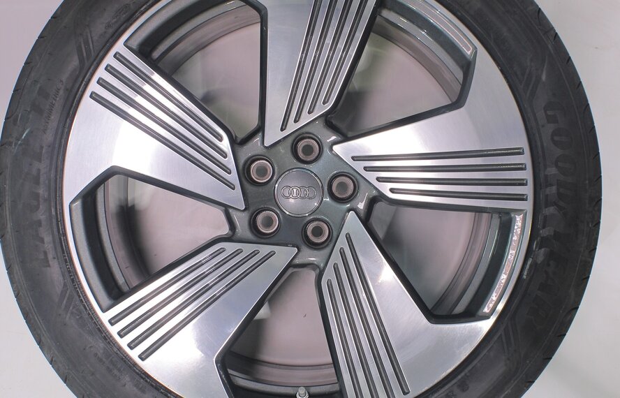 Audi Audi e-tron GE Q8 e-tron 21 Zoll Felgen Goodyear Sommerkompletträder Original