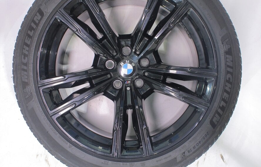 BMW BMW M8 F91 F92 F93 812M 19 Zoll Felgen Michelin Winterkompletträder Original