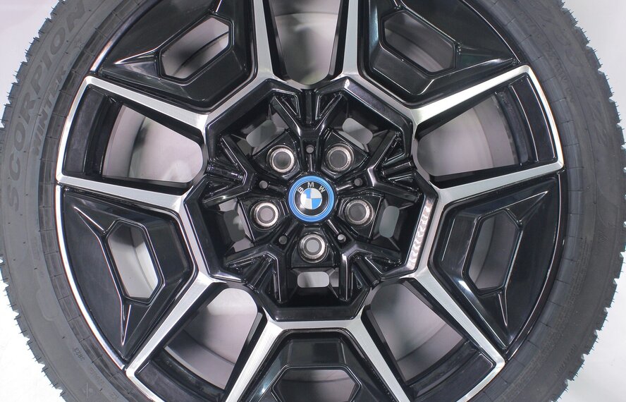 BMW BMW XM G09 922M 22 Zoll Felgen Pirelli Winterkompletträder Original