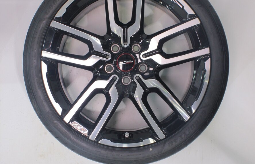 Mini Mini J05 Aceman JCW986 18 Zoll Felgen Goodyear Sommerkompletträder Original