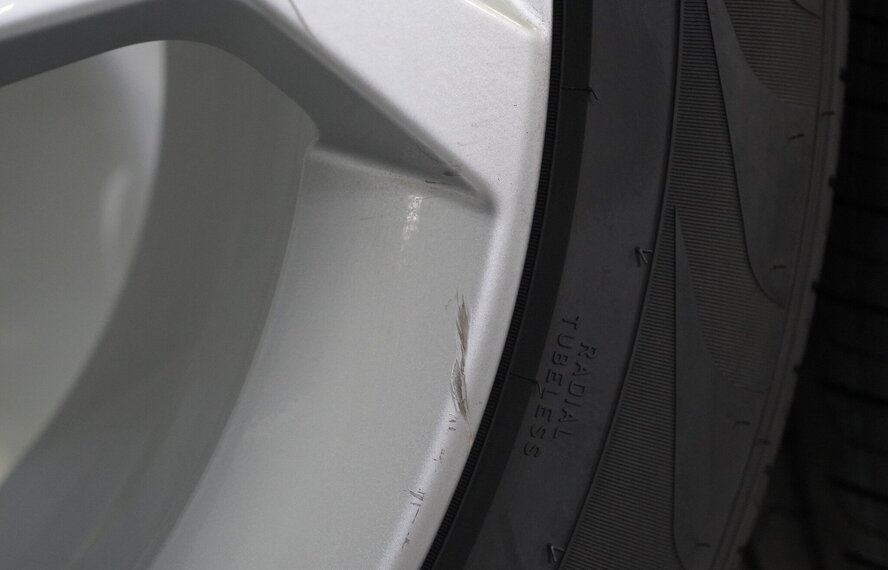 Audi Audi Q5 SQ5 80A 18 Zoll Felgen Pirelli Sommerkompletträder Original