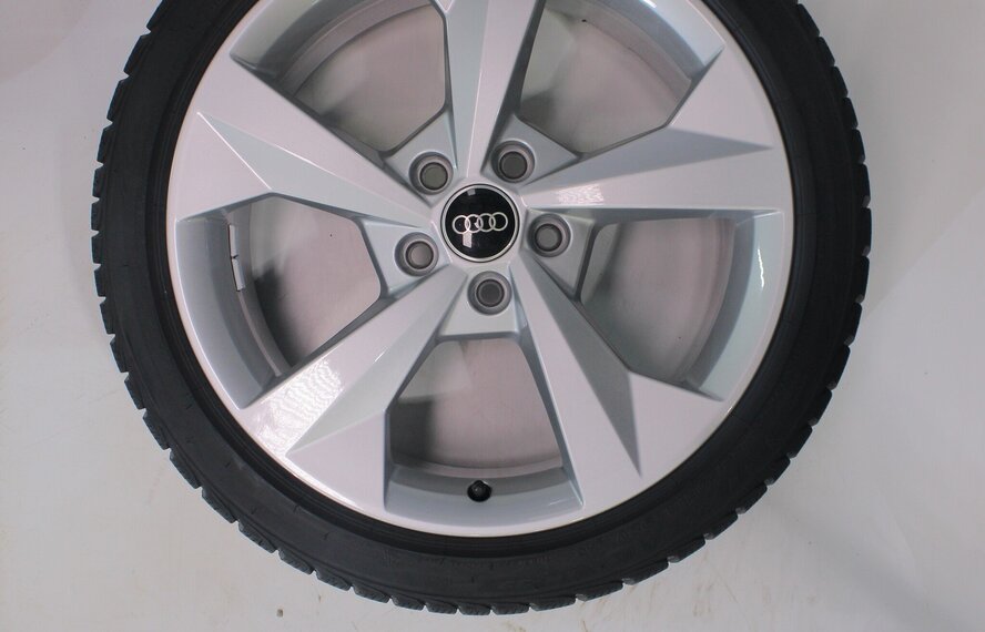 Audi Audi A3 S3 8Y 8V 18 Zoll Felgen Bridgestone Winterkompletträder Original