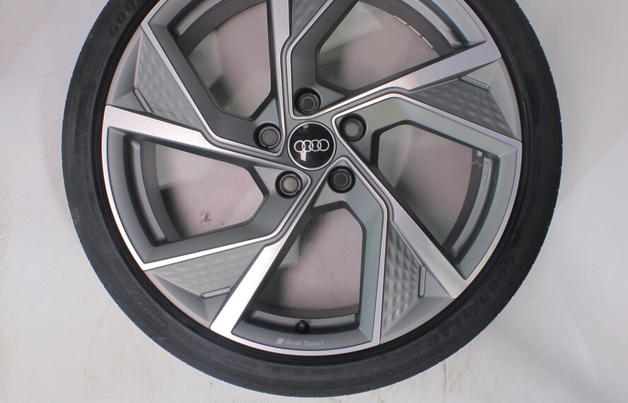 Audi Audi A3 S3 8Y 8V 19 Zoll Felgen Goodyear Sommerkompletträder Original
