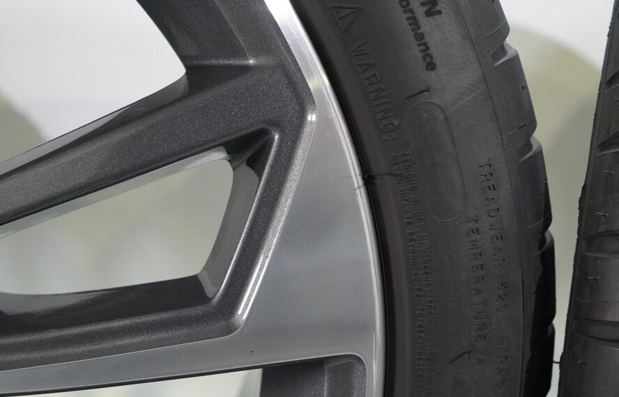 Audi Audi A4 S4 B9 8W 18 Zoll Felgen Michelin Sommerkompletträder Original