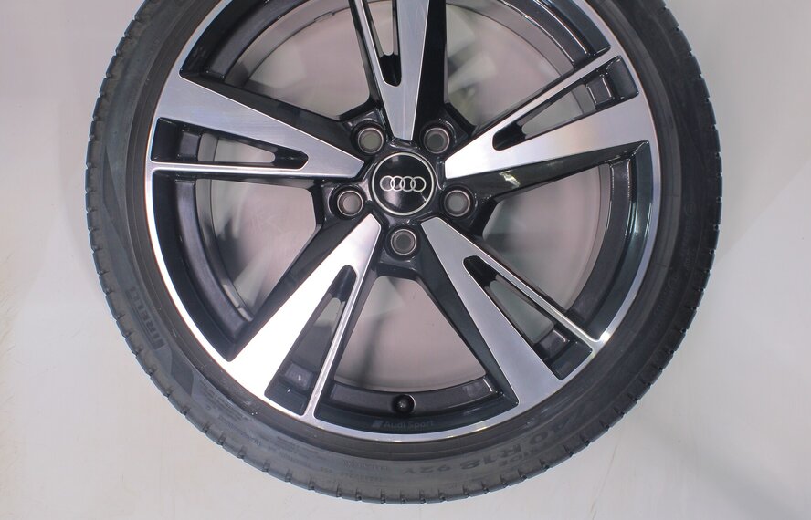Audi Audi A3 S3 8Y 8V 18 Zoll Felgen Pirelli Sommerkompletträder Original