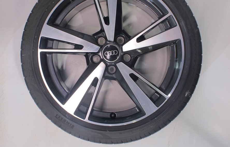 Audi Audi A3 S3 8Y 8V S-line 19 Zoll Felgen Pirelli Sommerkompletträder Original
