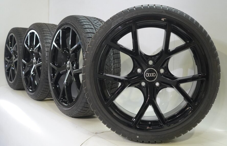 Audi Audi RS3 8Y 19 Zoll Felgen Pirelli Winterkompletträder Neu Original