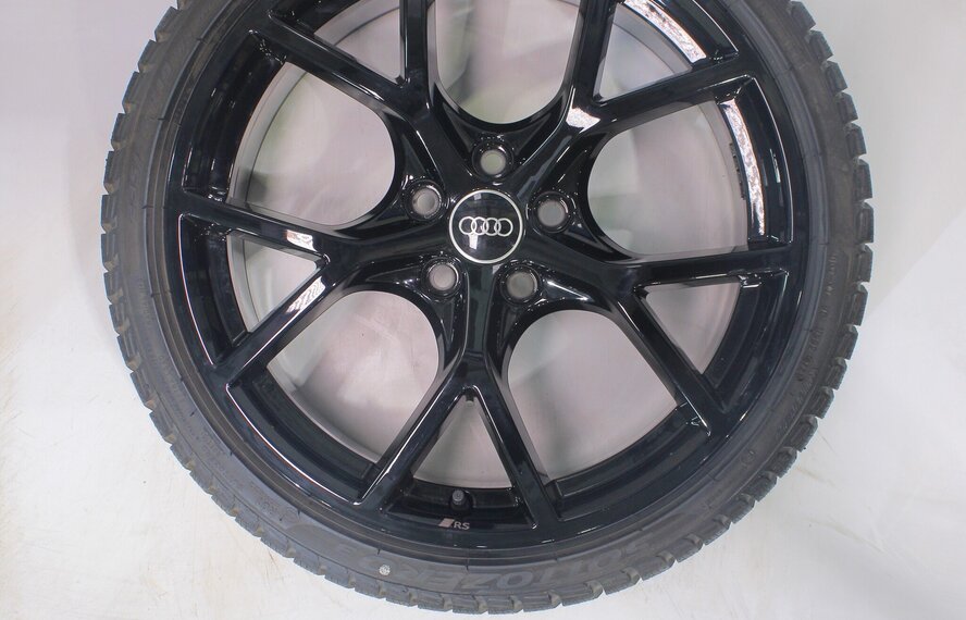 Audi Audi RS3 8Y 19 Zoll Felgen Pirelli Winterkompletträder Neu Original