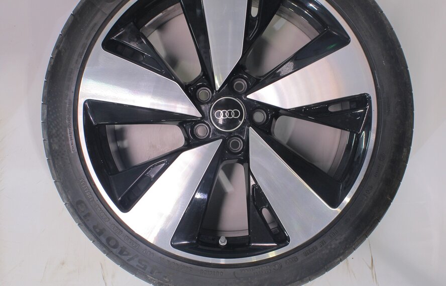 Audi Audi A5 S5 B10 19 Zoll Felgen Continental Sommerkompletträder Original