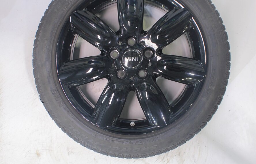 Mini Mini Clubman F54 528 17 Zoll Felgen Pirelli Winterkompletträder Original