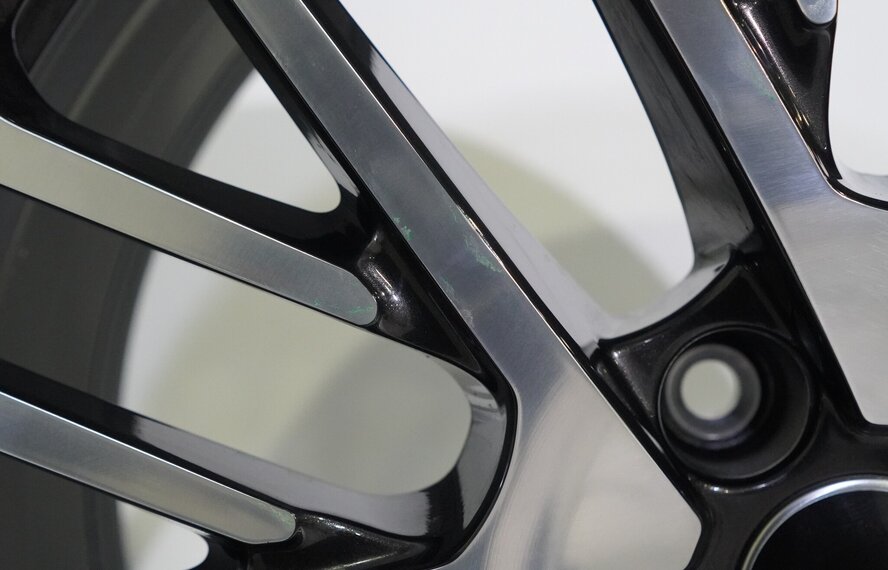 Audi Audi Q5 8MA 21 Zoll Felgen Bridgestone Sommerkompletträder Original