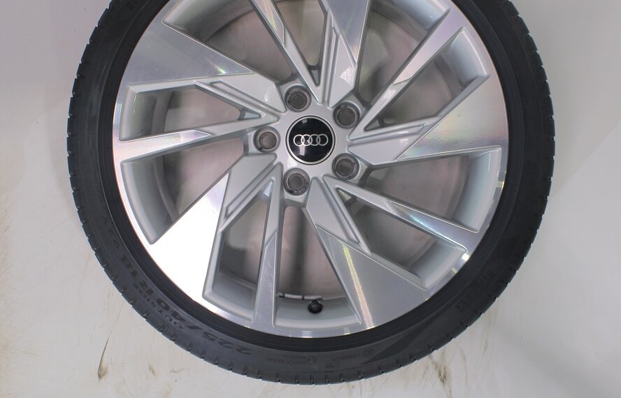 Audi Audi A3 S3 8Y 8V 18 Zoll Felgen Pirelli Sommerkompletträder Original