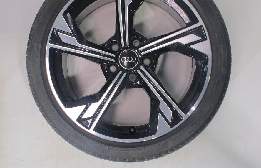 Audi Audi A3 S3 8Y 8V 18 Zoll Felgen Bridgestone Sommerkompletträder Original