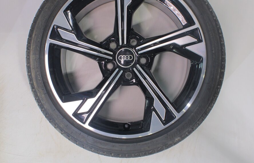 Audi Audi A3 S3 8Y 8V 18 Zoll Felgen Bridgestone Sommerkompletträder Original