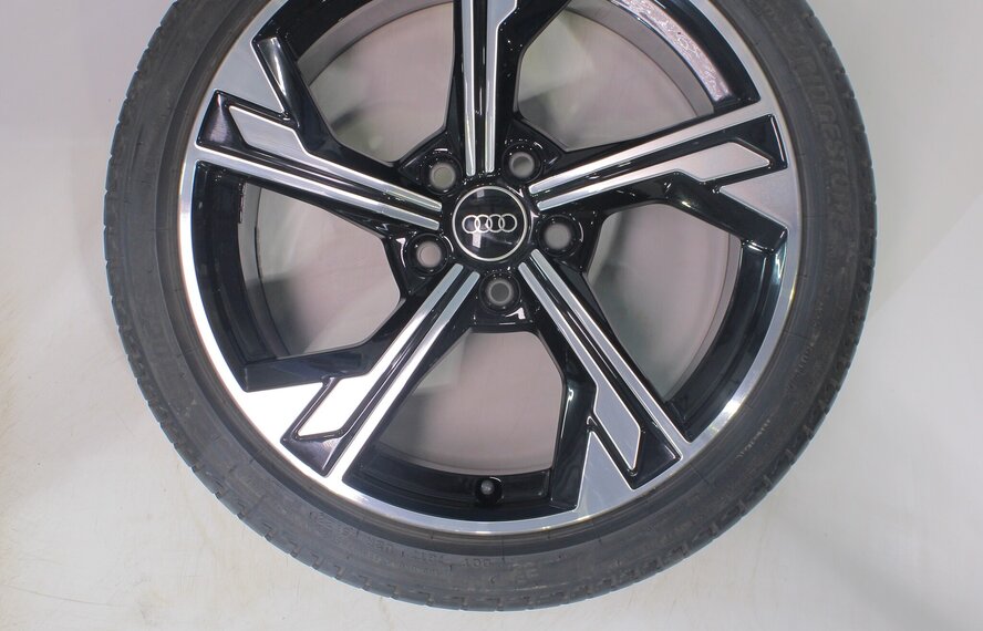 Audi Audi A3 S3 8Y 8V 18 Zoll Felgen Bridgestone Sommerkompletträder Original