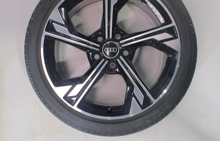 Audi Audi A3 S3 8Y 8V 18 Zoll Felgen Bridgestone Sommerkompletträder Original