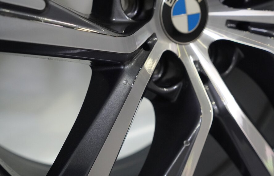 BMW BMW i4 G26 Gran Coupé 853 18 Zoll Felgen Pirelli Sommerkompletträder Original