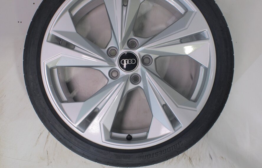 Audi Audi A3 S3 8Y 8V 19 Zoll Felgen Bridgestone Sommerkompletträder Original