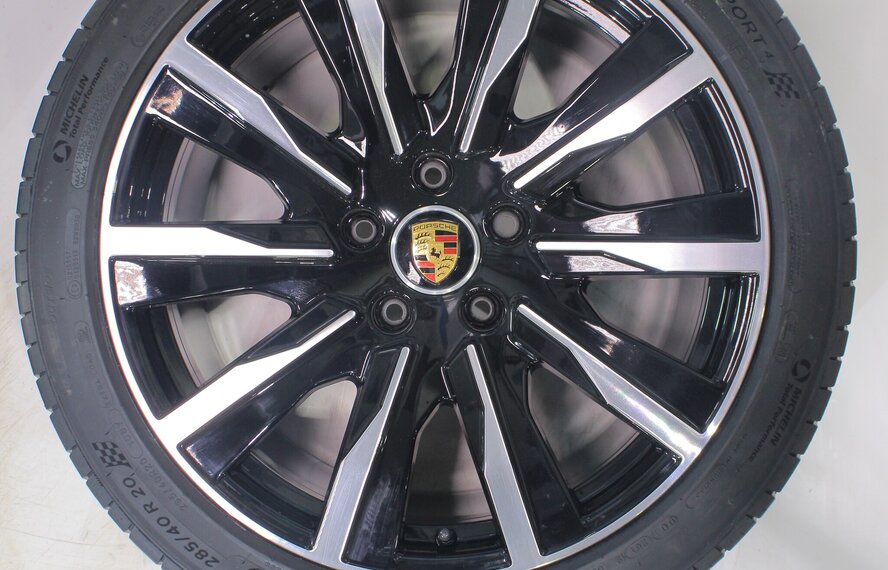 Porsche Porsche Taycan 4S S Turbo 20 Zoll Felgen Michelin Sommerkompletträder Neu Original