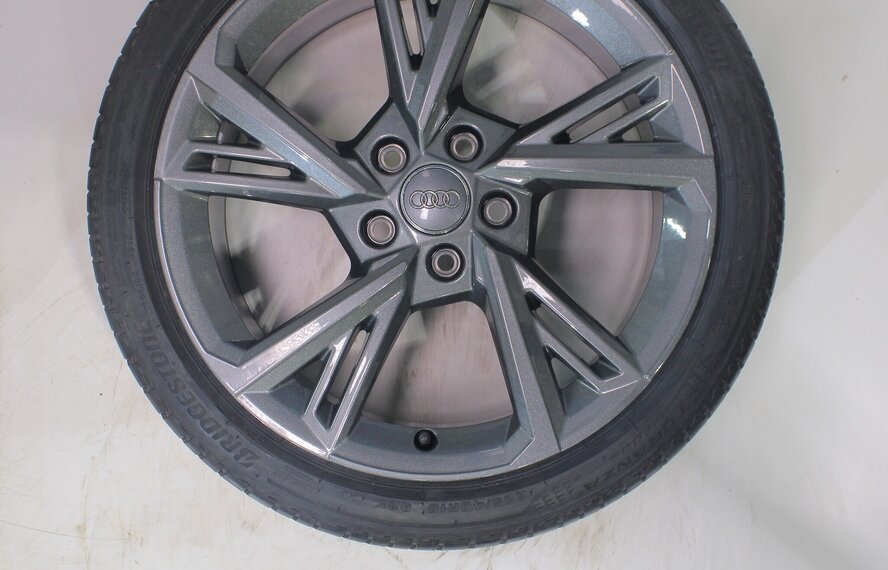 Audi Audi A3 S3 8Y 8V 18 Zoll Felgen Bridgestone Sommerkompletträder Neu Original