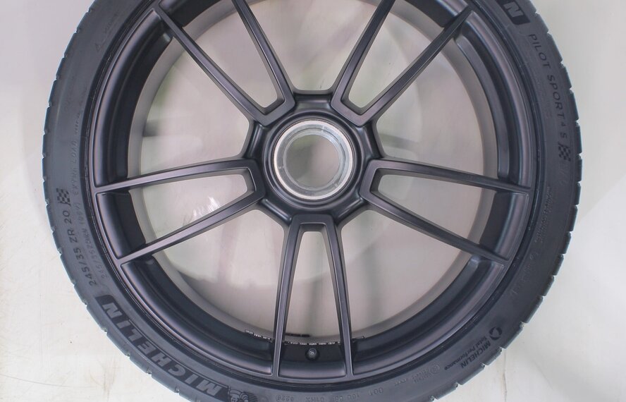 Porsche Porsche 911 992 GTS Turbo S GT3 20 & 21 Zoll Felgen Michelin Sommerkompletträder Neu Original