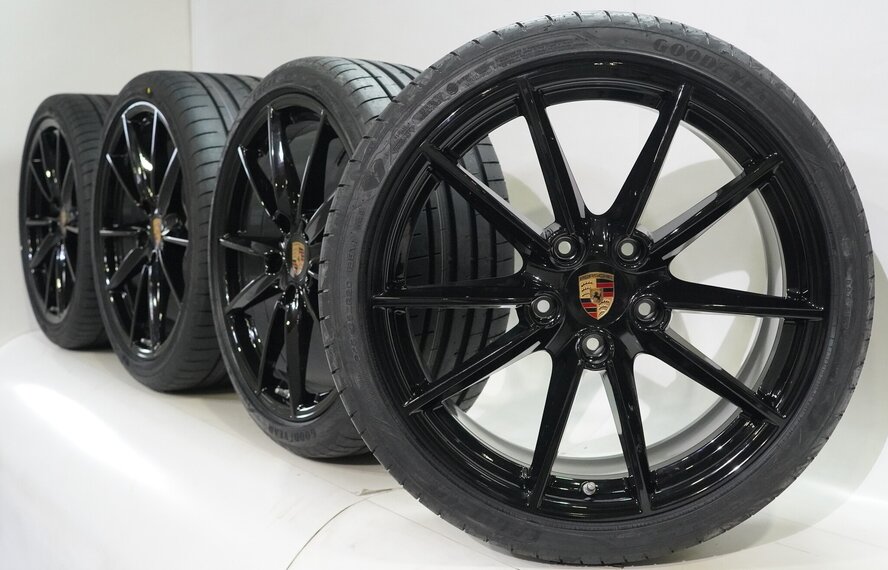 Porsche Porsche 911 992 Carrera S 4S Targa 4S 20 & 21 Zoll Felgen Goodyear Sommerkompletträder Neu Original