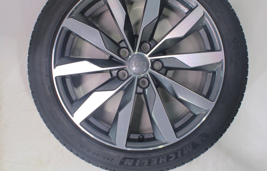 Audi Audi A4 S4 B9 8W 18 Zoll Felgen Michelin Sommerkompletträder Original