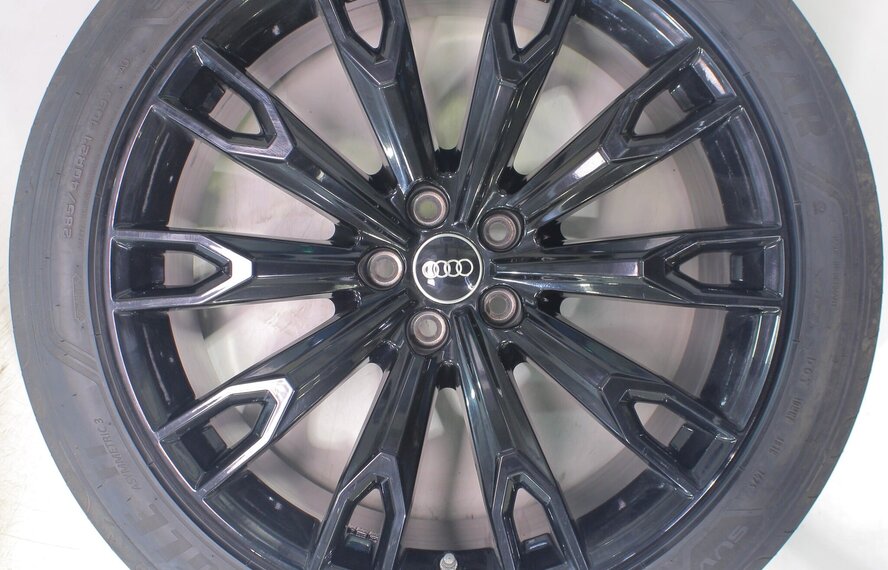 Audi Audi Q7 4M 21 Zoll Felgen Goodyear Sommerkompletträder Original