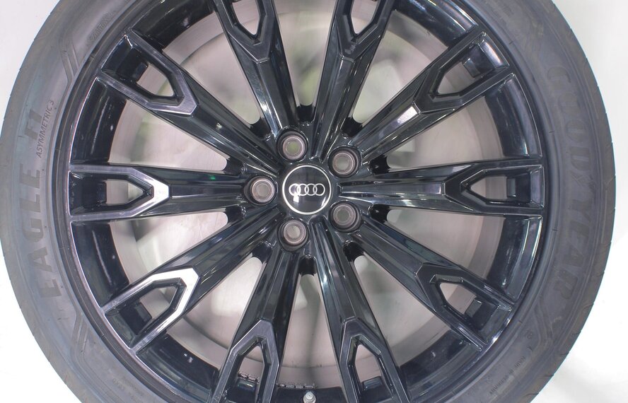 Audi Audi Q7 4M 21 Zoll Felgen Goodyear Sommerkompletträder Original