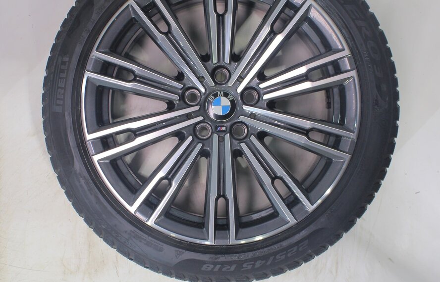 BMW BMW 2 er 3 er 4 er G20 G21 G22 G42 790M 18 Zoll Felgen Pirelli Runflat Winterkompletträder Neu Original