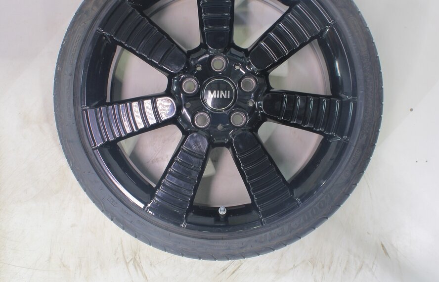 Mini Mini Cooper / S / One / Cabrio F55 F56 F57 900 18 Zoll Felgen Goodyear Runflat Sommerkompletträder Original