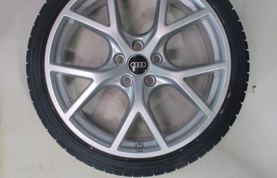 Audi Audi RS3 8Y 19 Zoll Felgen Continental Winterkompletträder Neu Original