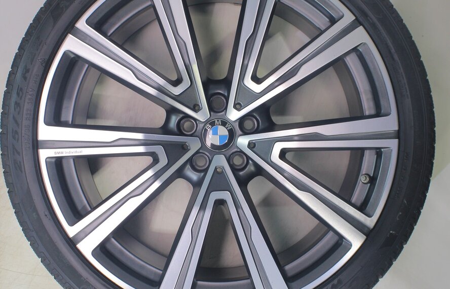 BMW BMW X5 G05 X6 G06 746i 22 Zoll Felgen Pirelli Runflat Winterkompletträder Original