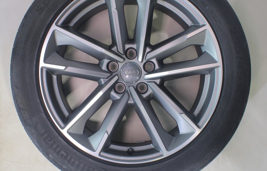 Audi Audi Q3 SQ3 F3B 19 Zoll Felgen Continental Sommerkompletträder Original