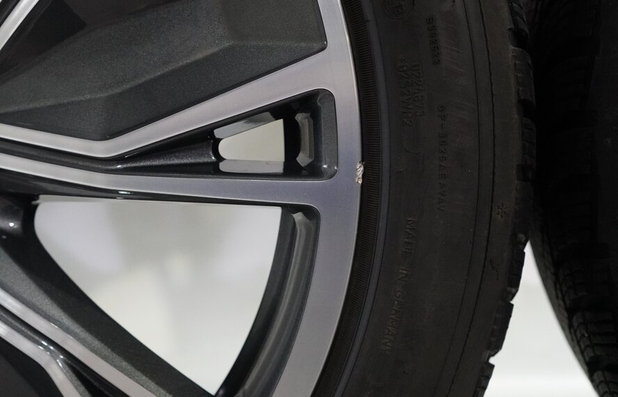 Audi Audi A5 S5 B10 19 Zoll Felgen Goodyear Winterkompletträder Original