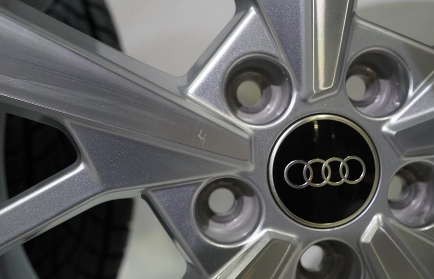 Audi Audi Q3 SQ3 F3B 18 Zoll Felgen Goodyear Winterkompletträder Original