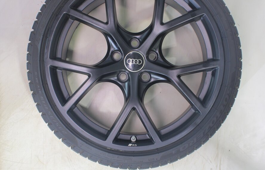 Audi Audi RS3 8Y 19 Zoll Felgen Pirelli Winterkompletträder Original