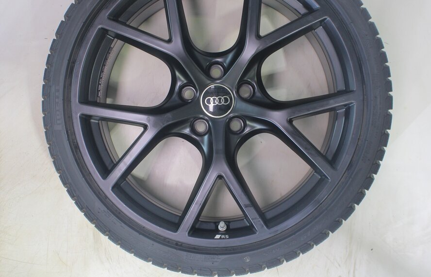 Audi Audi RS3 8Y 19 Zoll Felgen Pirelli Winterkompletträder Original