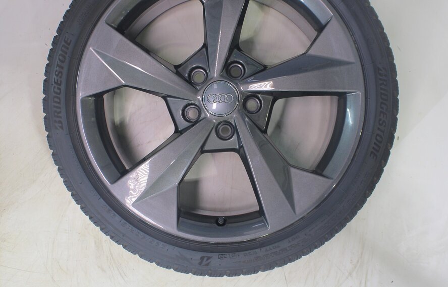 Audi Audi A3 S3 8Y 8V 18 Zoll Felgen Bridgestone Winterkompletträder Original