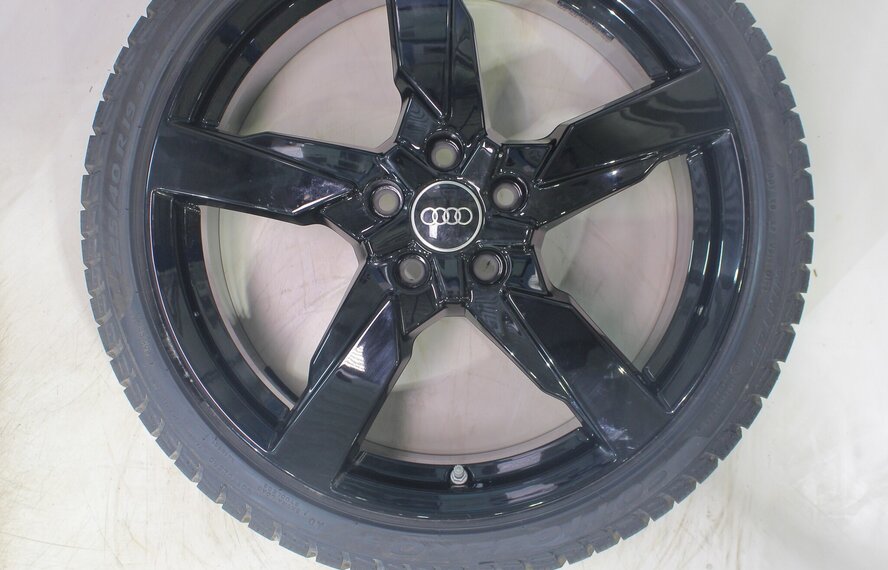 Audi Audi TT 8S 19 Zoll Felgen Pirelli Winterkompletträder Original