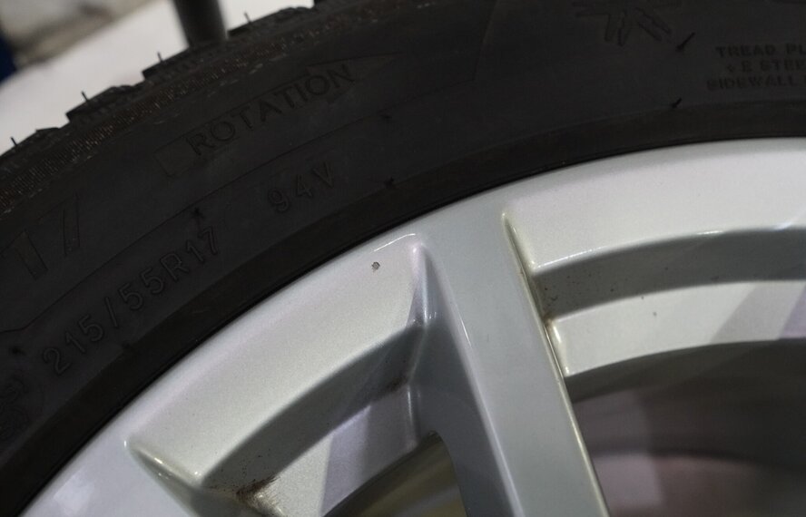 Audi Audi Q2 SQ2 81A 17 Zoll Felgen Michelin Winterkompletträder Original
