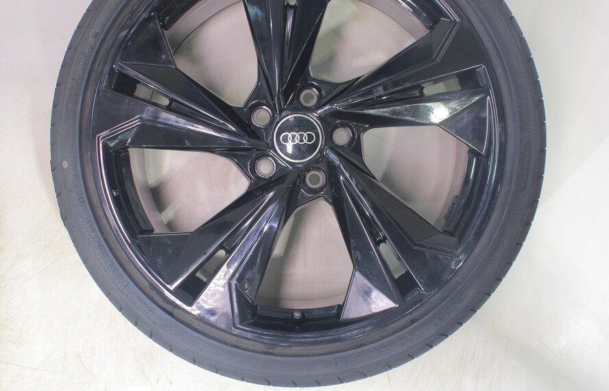 Audi Audi A3 S3 8Y 8V 19 Zoll Felgen Goodyear Sommerkompletträder Original