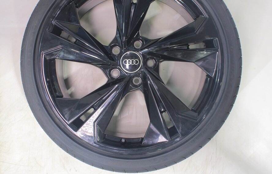 Audi Audi A3 S3 8Y 8V 19 Zoll Felgen Goodyear Sommerkompletträder Original