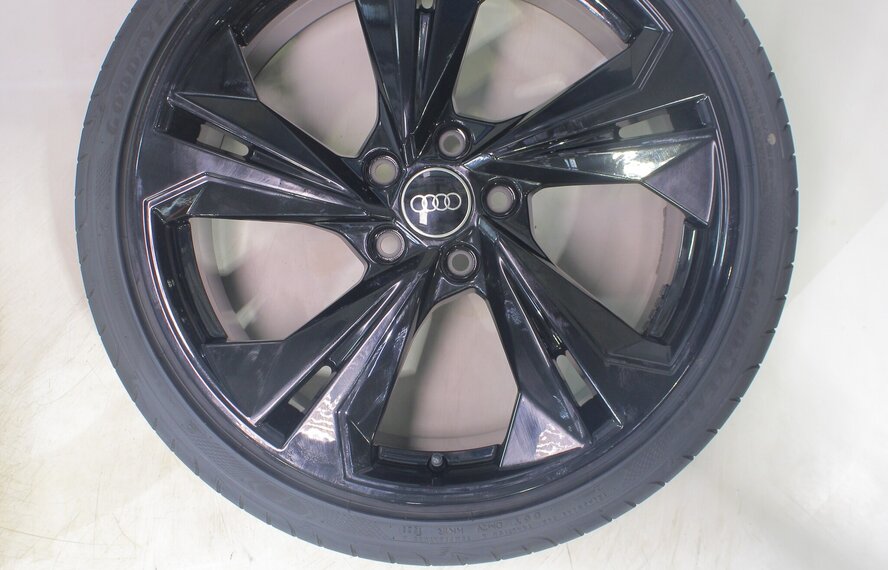 Audi Audi A3 S3 8Y 8V 19 Zoll Felgen Goodyear Sommerkompletträder Original
