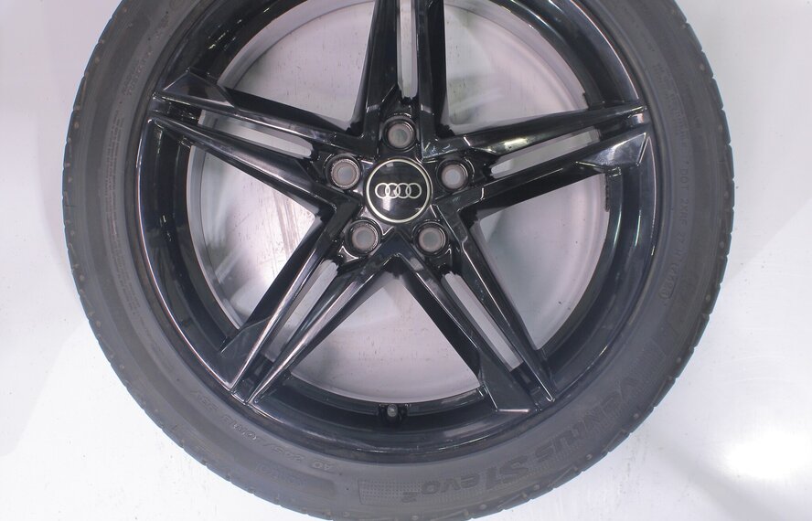 Audi Audi A4 S4 B9 8W 18 Zoll Felgen Hankook Sommerkompletträder Original