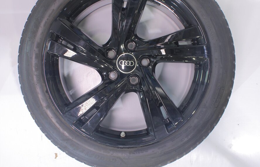 Audi Audi A5 S5 B10 18 Zoll Felgen Goodyear Winterkompletträder Original