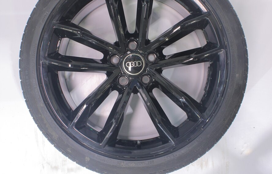 Audi Audi A5 S5 B9 19 Zoll Felgen Continental Winterkompletträder Original