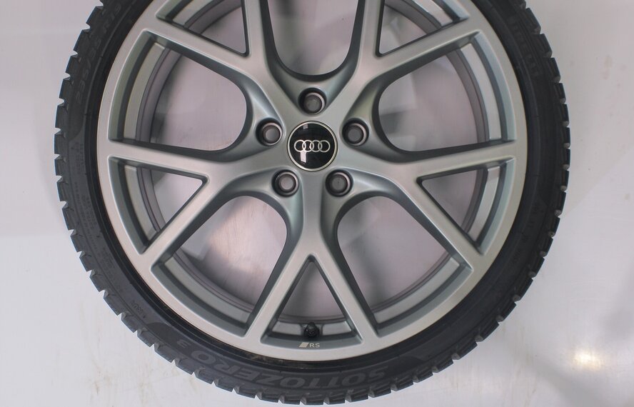 Audi Audi RS3 8Y 19 Zoll Felgen Pirelli Winterkompletträder Original
